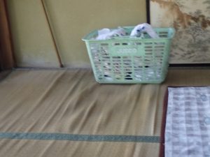 雨漏りが床に影響した状態