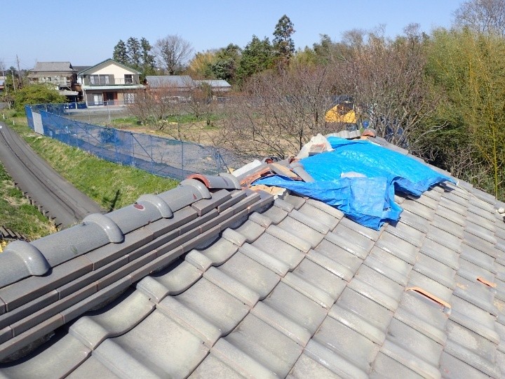 強風による棟瓦の倒壊