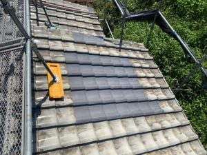 瓦の差し替え工事の作業後の屋根