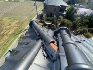 台風で破損した棟瓦
