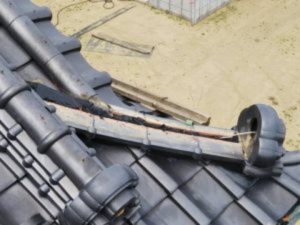 南蛮漆喰（シルガード）を塗布して土台形成する作業工程