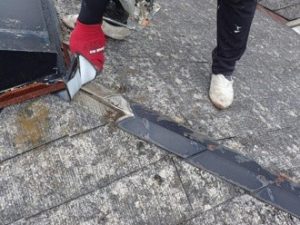 板金を撤去する作業工程