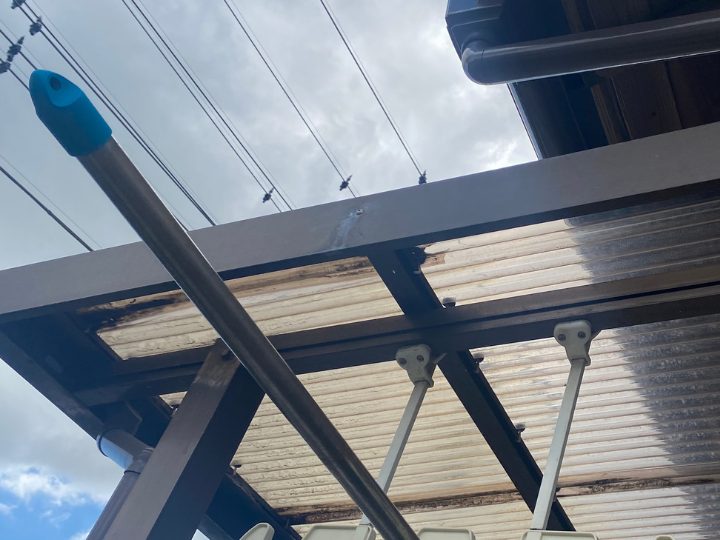 波板ポリカ屋根