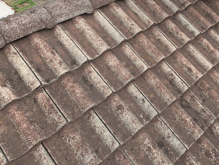 経年劣化したモニエル瓦