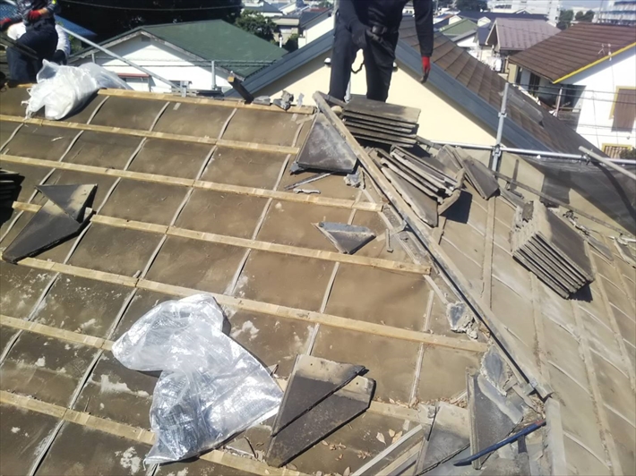 屋根材を撤去した屋根