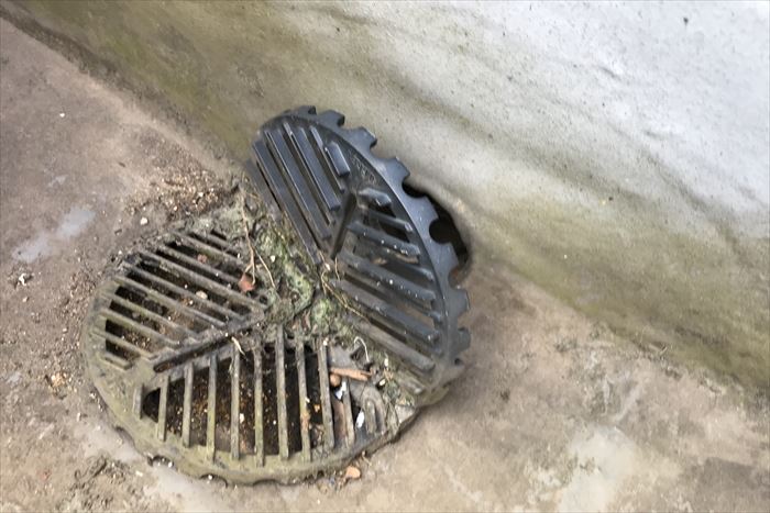 劣化した排水ドレン