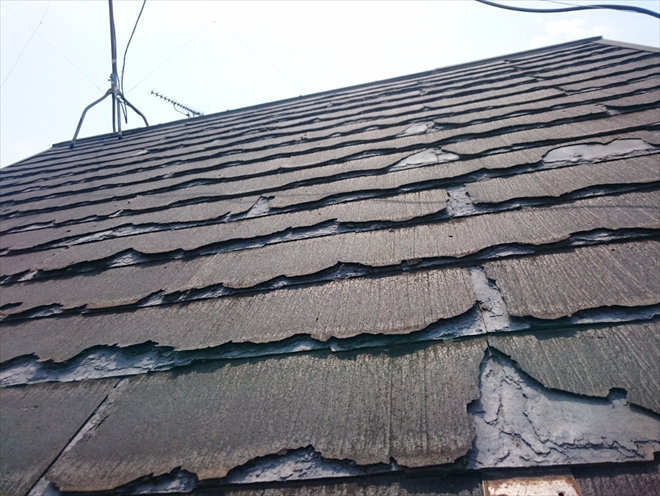 劣化したノンアスベストスレート屋根