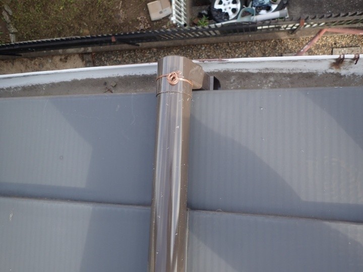 専用部材を取り付け