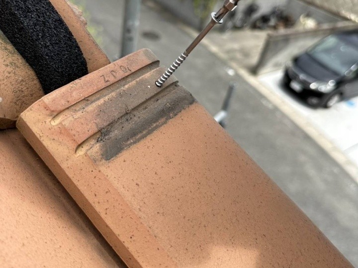 面戸の取り付け作業