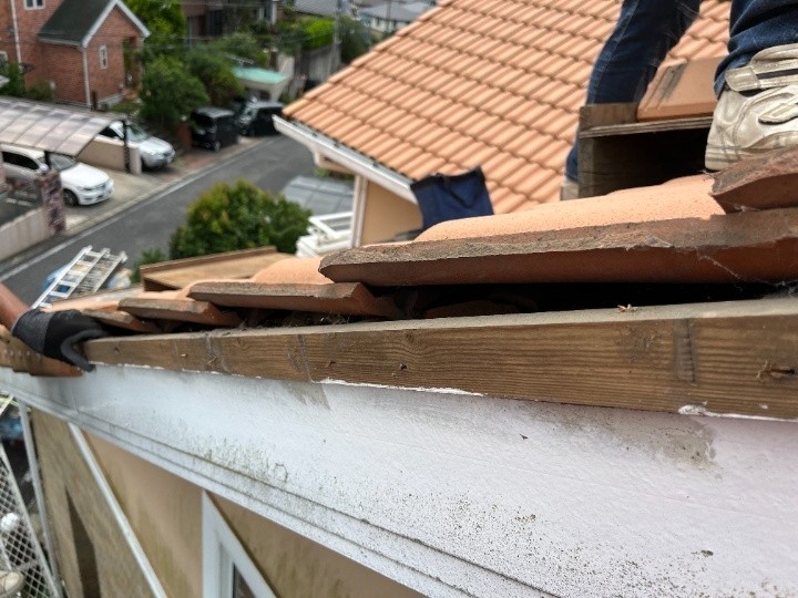 釘を抜いて貫板を撤去