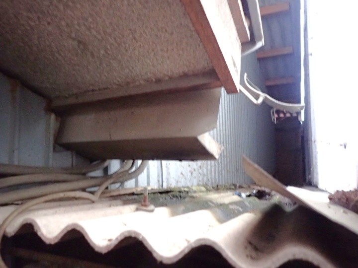 雨樋を新設する箇所を確認