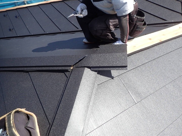 棟板金の取り付け