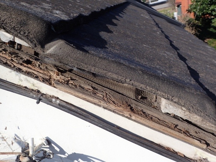 内部下地の状態を確認