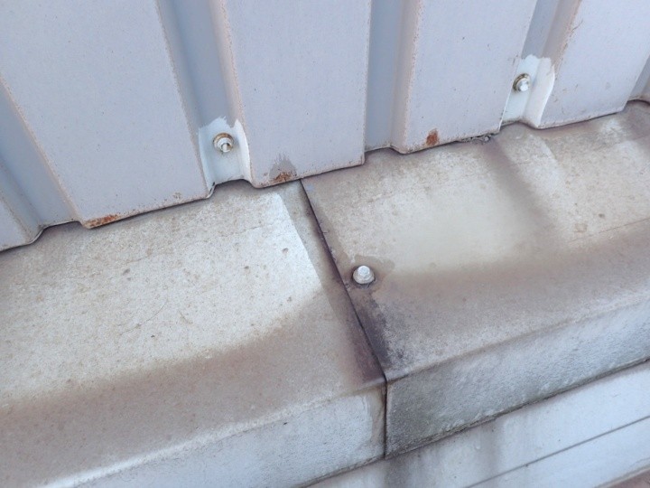 パラペットの状態を確認