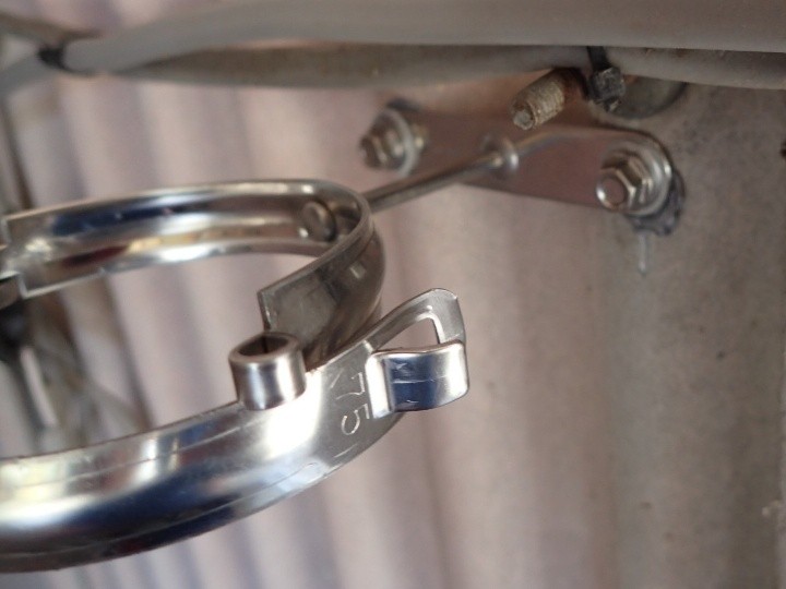 ステンレス製「金具」の取り付け