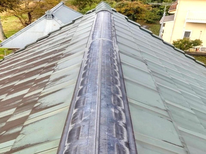 棟瓦の状態を確認