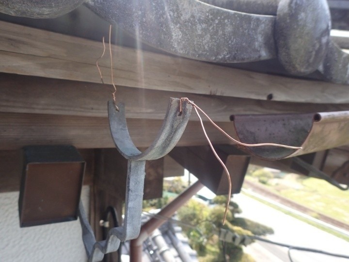 軒樋の部分切断と準備作業