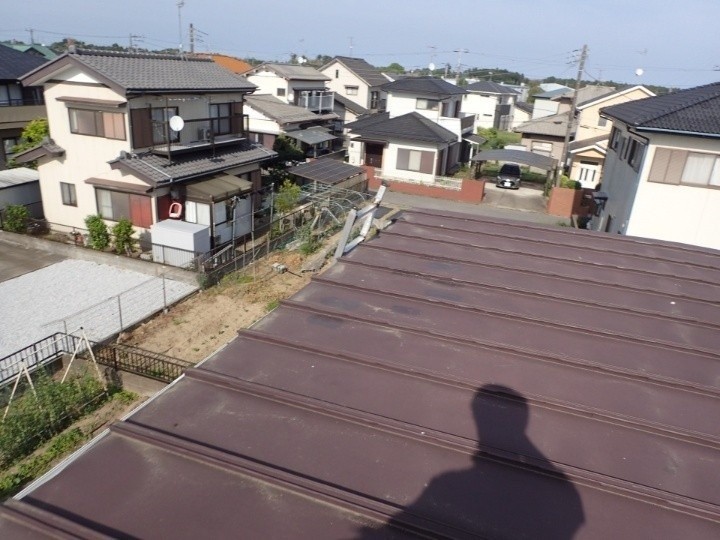 端部周辺の軽度摩耗と光沢の低下