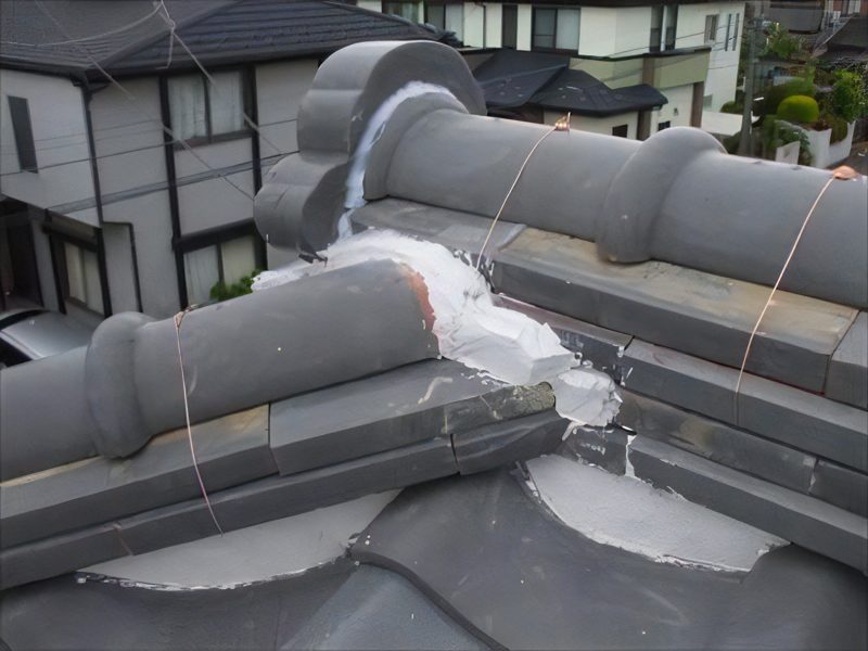 瓦屋根の漆喰