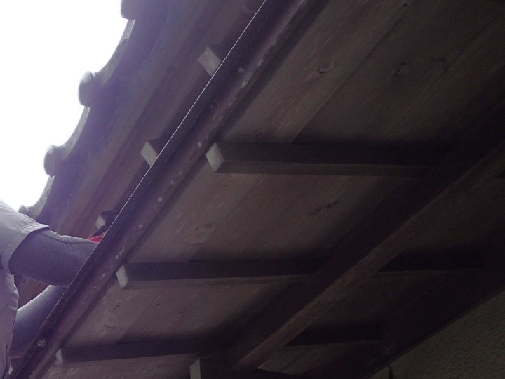 雨樋撤去後の軒先