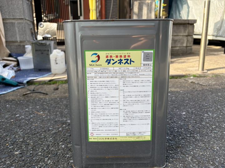 使用した屋根用塗料缶