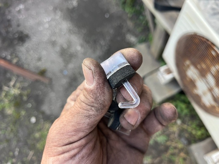 ポリカ製フックの部材