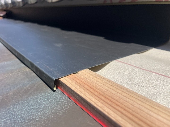 谷板金カバーの施工
