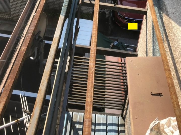 撤去後のベランダ屋根