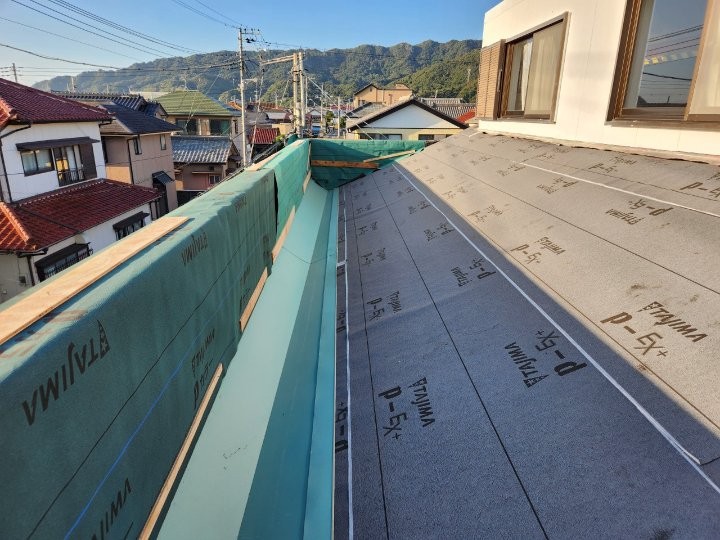 防水紙と大谷板金施工