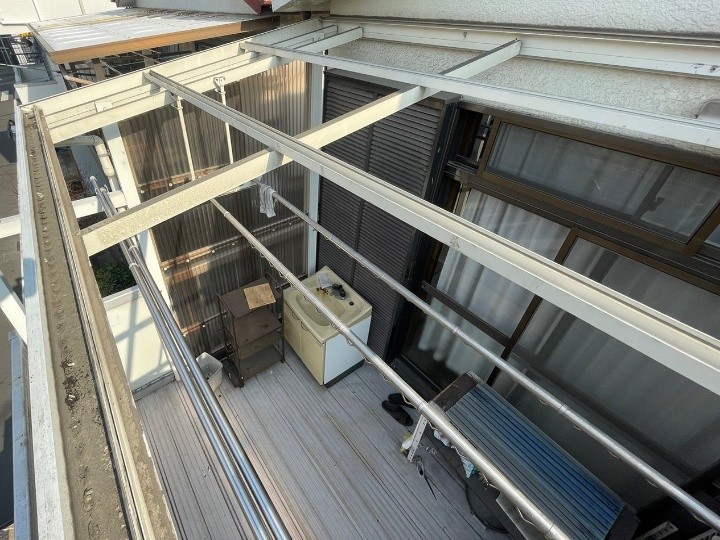 撤去後のベランダ屋根