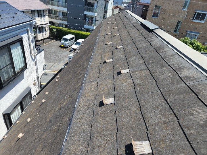 色あせたスレート屋根