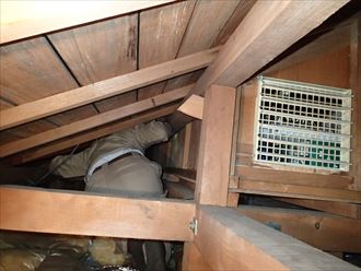 小屋裏の漏水調査 木更津市