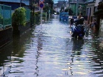 冠水した住宅街