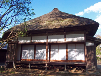 茅葺き屋根のお住まい