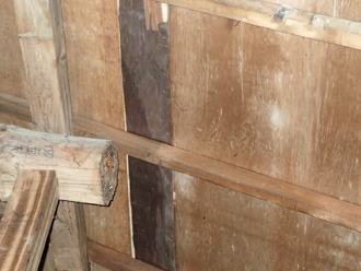 屋根裏 屋根裏
