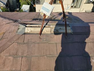 20191121_133401市川市大野町_スレート屋根調査 台風の影響により棟板金が外れています