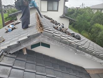 20190718_090105市川市大洲_屋根調査 野田市船形で行った瓦屋根の棟取り直し工事で葺き土解体・撤去後は必ず清掃します
