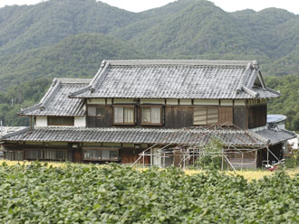 在来工法のお住まいの瓦