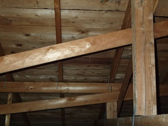 雨漏り点検 屋根裏 小屋裏