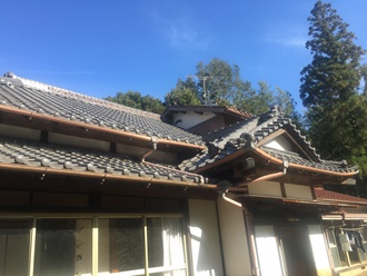 IMG_0070 瓦屋根の調査実施、入母屋