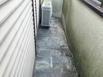 IMG_2800 ベランダの調査実施、大きなヒビ割れ