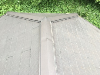 スレート屋根の棟板金浮き調査