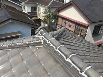IMG_6167 漆喰の周りにコーキング処理