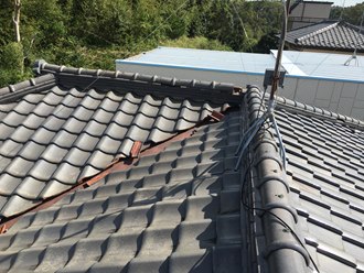 IMG_6593 瓦屋根の調査を実施、台風被害を受けていました