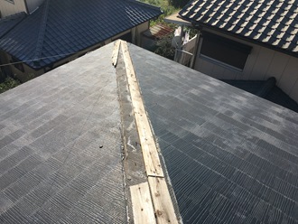 IMG_9820 棟板金の飛散を確認