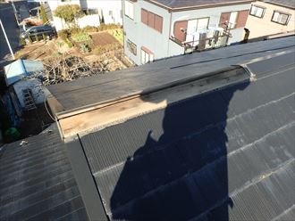 袖ケ浦市 屋根上部の棟板金の飛散