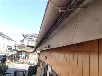 市原市 雨樋の歪み