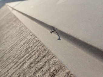 君津市 棟板金の釘浮き