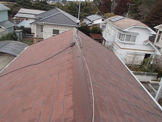 スレート屋根の調査実施、苔やカビ