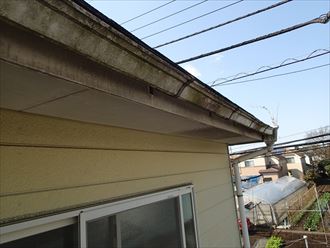 市原市 雨樋の歪み